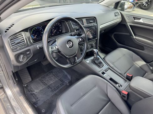 Used 2019 Volkswagen e-Golf SEL Premium image 15