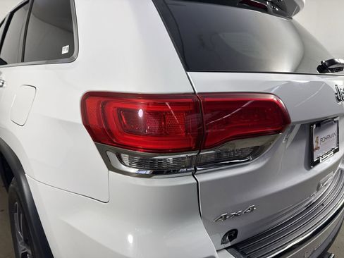 Used 2019 Jeep Grand Cherokee Limited image 28