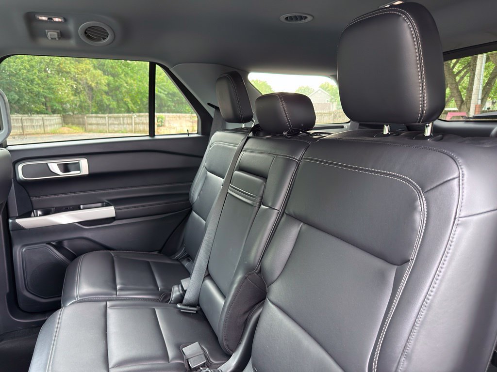 Used 2023 Ford Explorer XLT w/ Equipment Group 202A AWD/4WD image 26