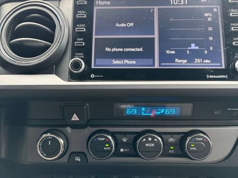 Used 2022 Toyota Tacoma TRD Sport w/ Technology Package AWD/4WD image 17