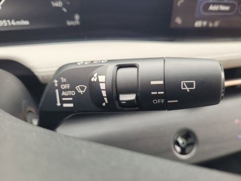 Used 2023 Nissan Ariya FWD image 28