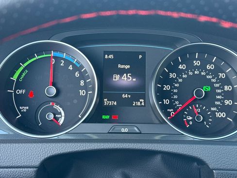 Used 2019 Volkswagen e-Golf SE w/ Driver Assistance Package image 17