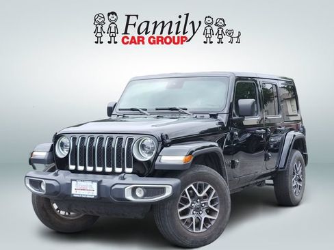 Used 2025 Jeep Wrangler Unlimited Sahara AWD/4WD image 1