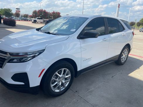 Used 2022 Chevrolet Equinox LS FWD image 28