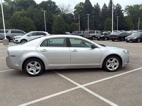 Used 2010 Chevrolet Malibu LS FWD image 18