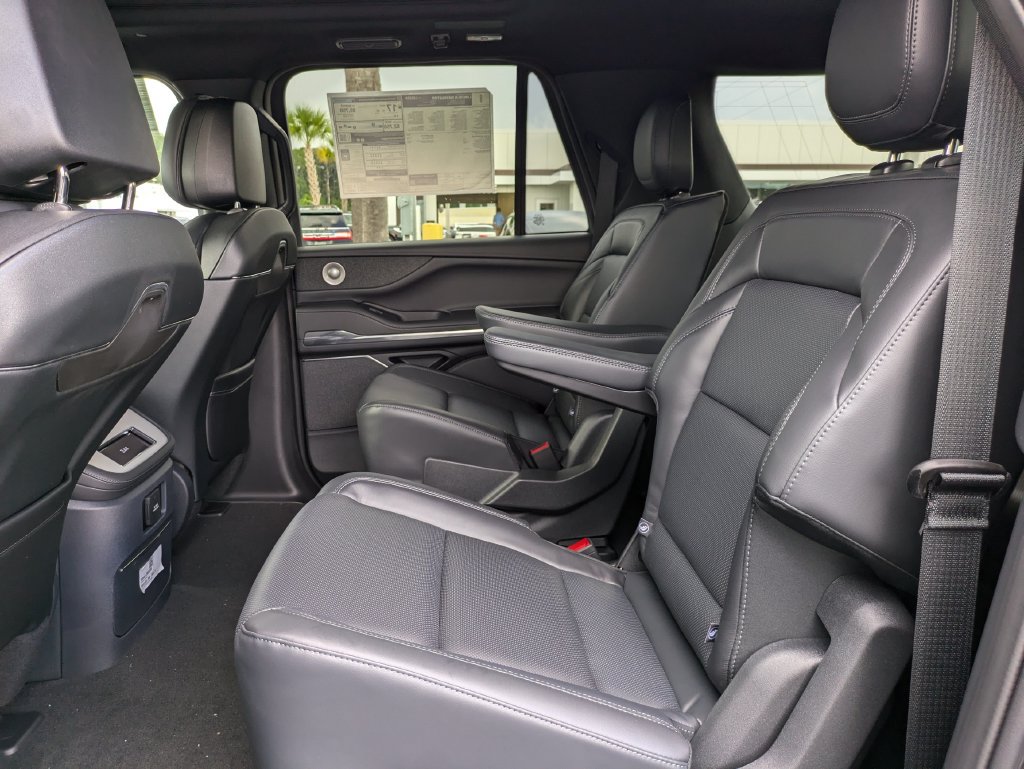 New 2027 Lincoln Navigator L Reserve w/ Jet Appearance Package AWD/4WD image 15