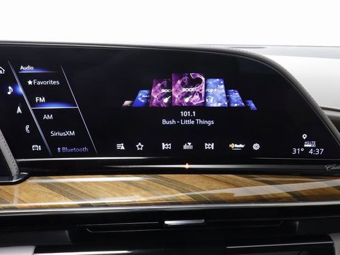 Used 2024 Cadillac Escalade Sport Platinum w/ LPO, ONYX Package image 10