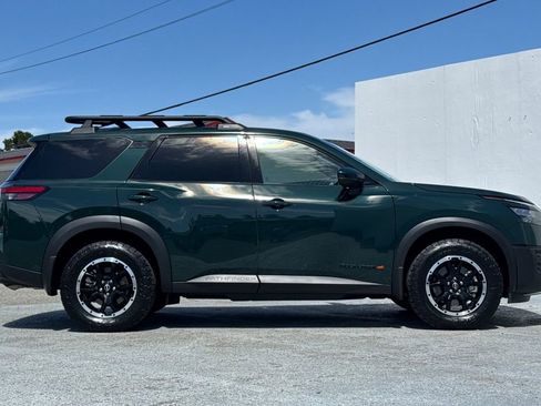 Used 2025 Nissan Pathfinder Rock Creek AWD/4WD image 2