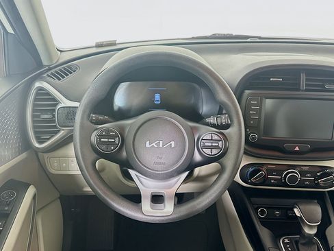 Used 2025 Kia Soul LX w/ LX Technology Package image 18