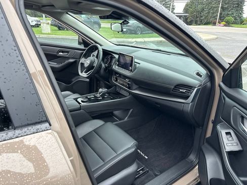 Certified 2024 Nissan Rogue SV w/ SV Premium Package AWD/4WD image 31
