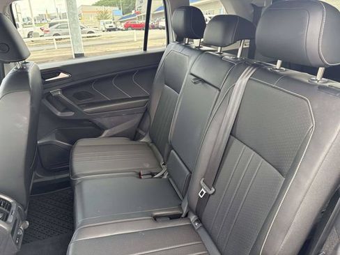 Used 2023 Volkswagen Tiguan SE FWD image 12