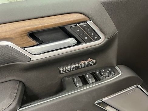 New 2026 Chevrolet Silverado 1500 High Country AWD/4WD image 14