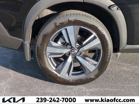 Used 2023 Nissan Rogue SL image 10