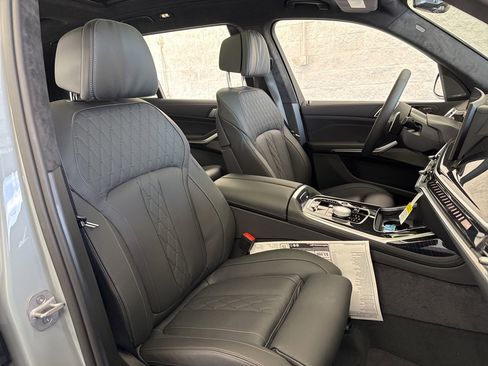 New 2025 BMW X7 M60i image 50