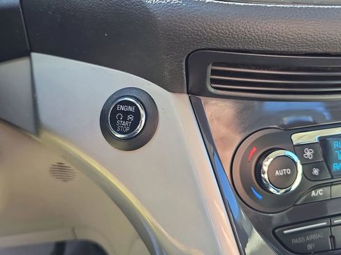 Used 2013 Ford C-MAX SEL image 22