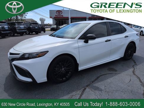Used 2021 Toyota Camry SE w/ Convenience Package AWD/4WD image 1