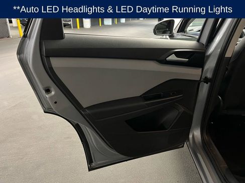 Used 2022 Volkswagen Taos SE image 19