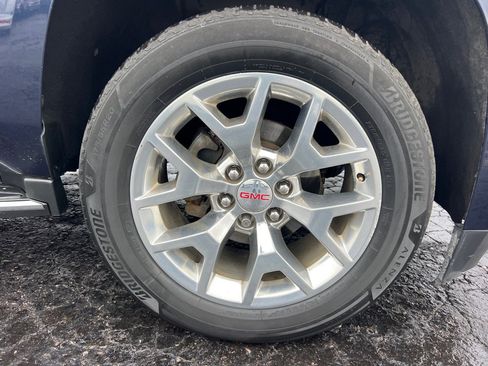 Used 2017 GMC Yukon XL SLT w/ Open Road Package image 48