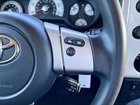 Used 2014 Toyota FJ Cruiser 4WD image 12