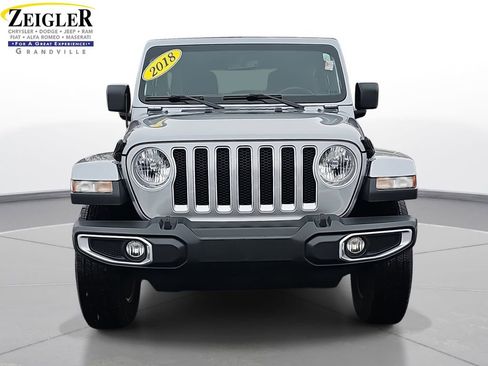 Used 2018 Jeep Wrangler Unlimited Sahara image 2