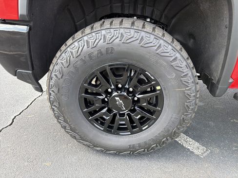 New 2026 Chevrolet Silverado 2500 ZR2 image 11