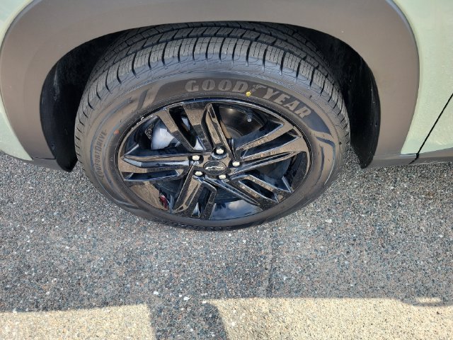 Used 2025 Chevrolet Trax ACTIV FWD image 6