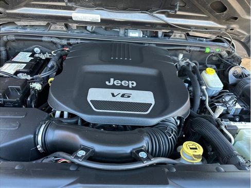Used 2018 Jeep Wrangler Sport AWD/4WD image 27