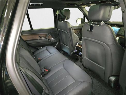 New 2025 Land Rover Range Rover SE image 11