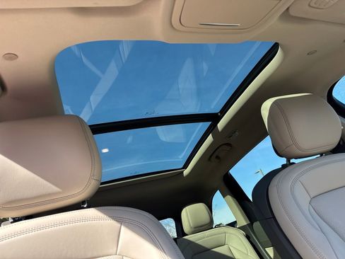 Used 2025 Lincoln Nautilus Premier w/ Equipment Group 102A image 28