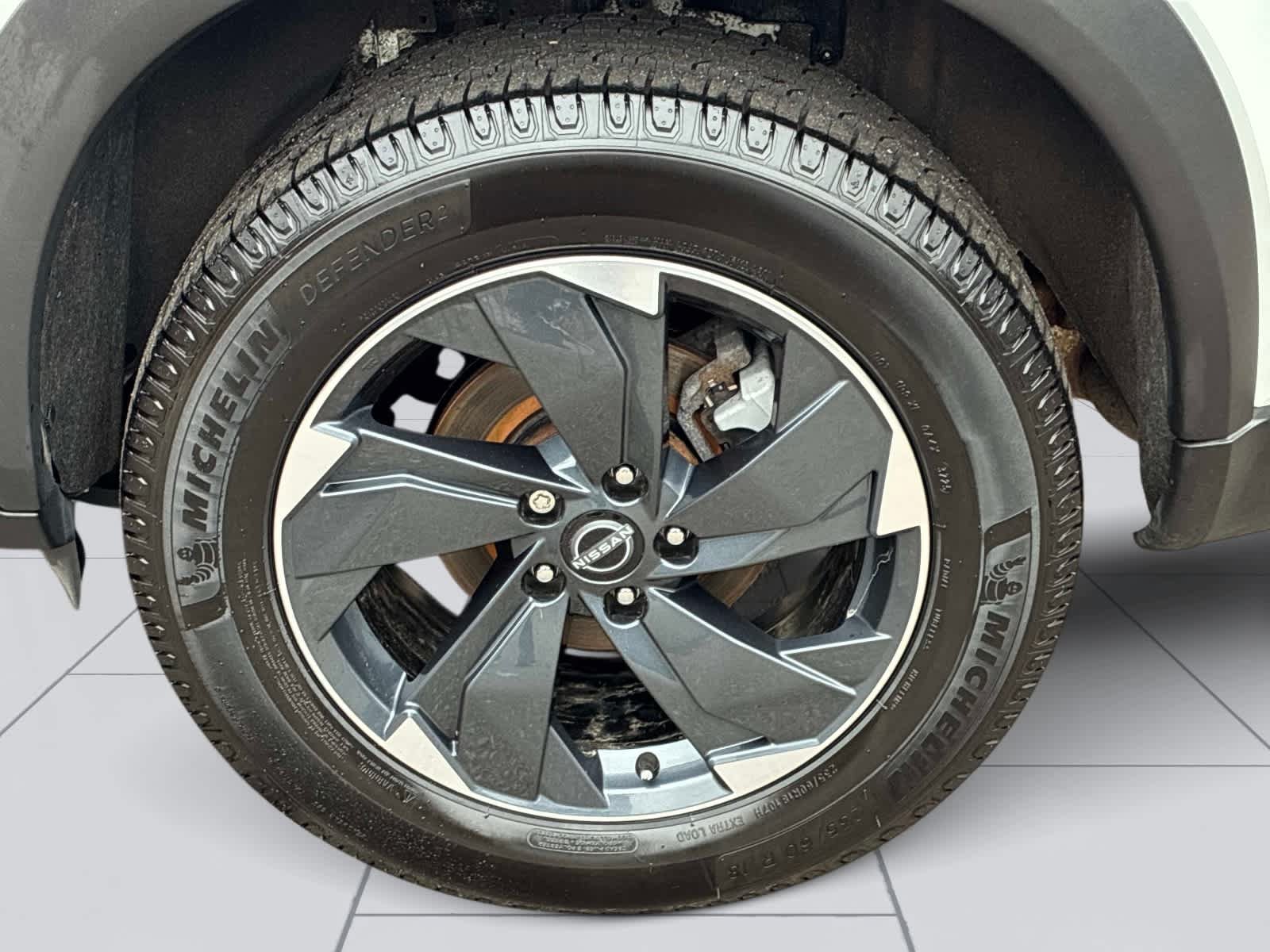 Used 2025 Nissan Rogue SV AWD/4WD image 11