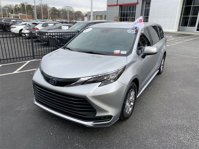 Used 2024 Toyota Sienna LE