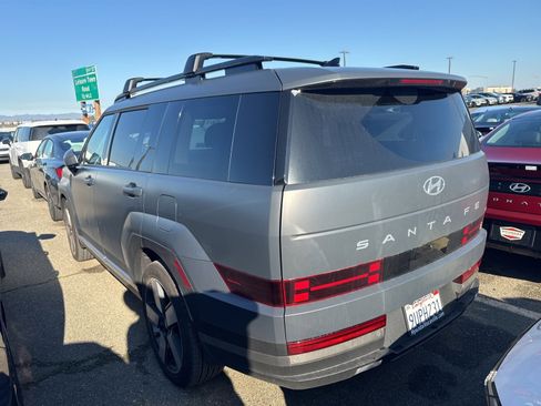 Used 2025 Hyundai Santa Fe Limited image 6