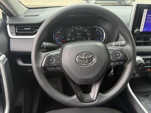 Used 2024 Toyota RAV4 LE AWD/4WD image 14