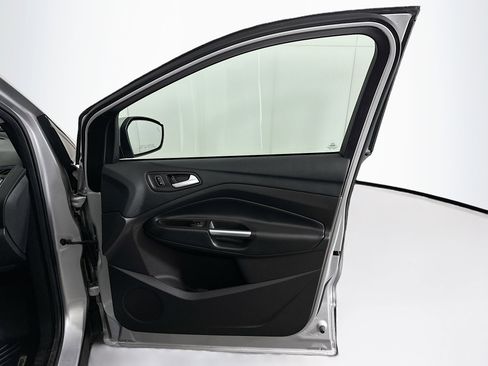 Used 2018 Ford Escape Titanium w/ Ford Safe & Smart Package image 34