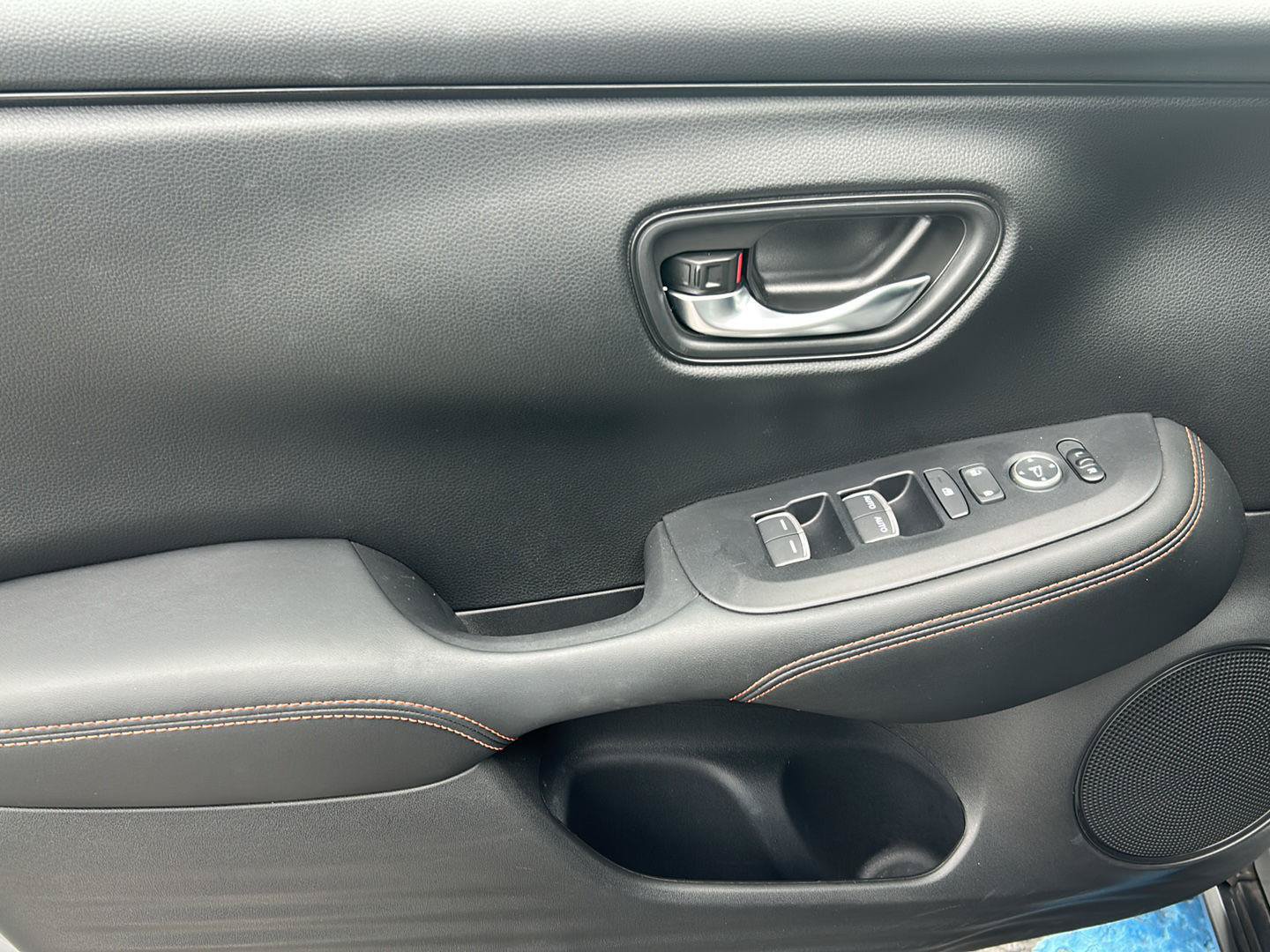 Used 2025 Honda HR-V Sport image 11