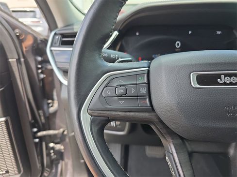 Used 2022 Jeep Grand Cherokee L Limited image 35