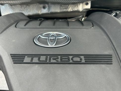 Used 2023 Toyota Highlander L FWD image 31