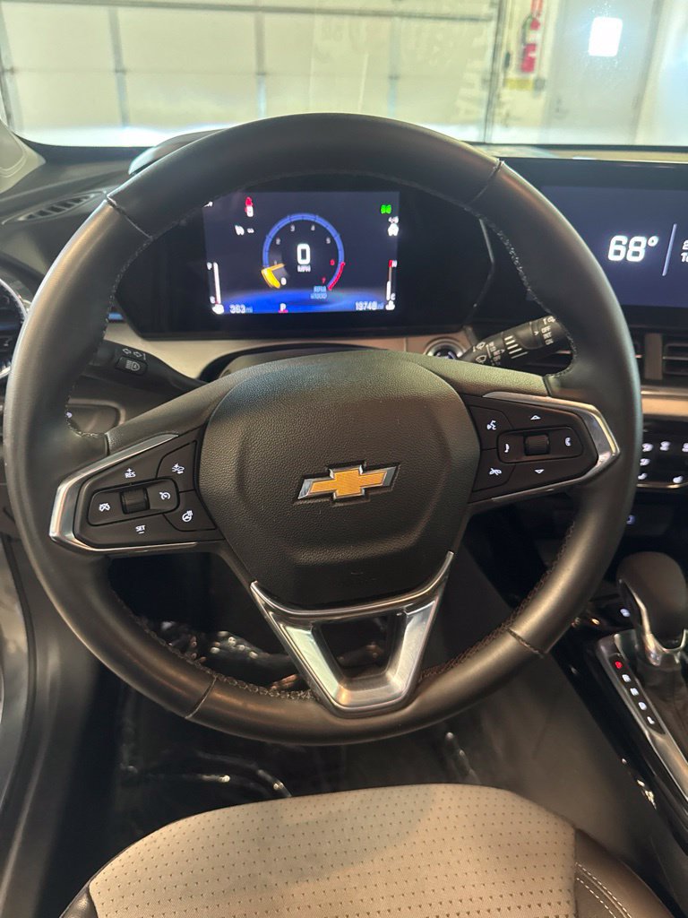 Used 2024 Chevrolet Trax LT w/ Driver Confidence Package FWD image 10
