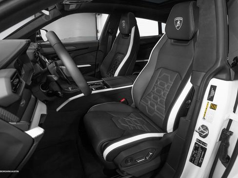 Used 2025 Lamborghini Urus SE image 31