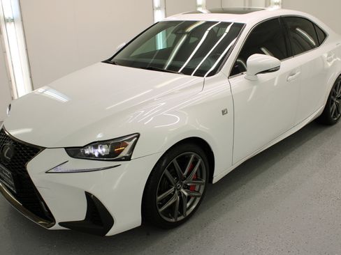 Used 2019 Lexus IS 350 F Sport image 5