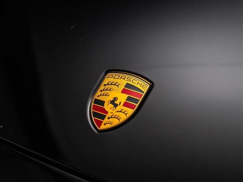 Used 2023 Porsche Cayenne Platinum Edition image 11