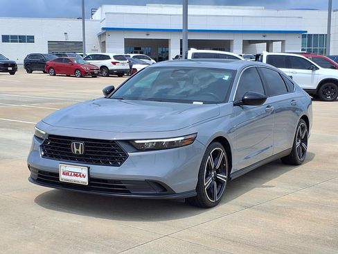 Used 2024 Honda Accord Sport image 4