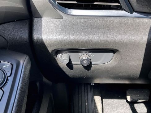 Used 2023 Chevrolet Traverse LT w/ LT Premium Package FWD image 33