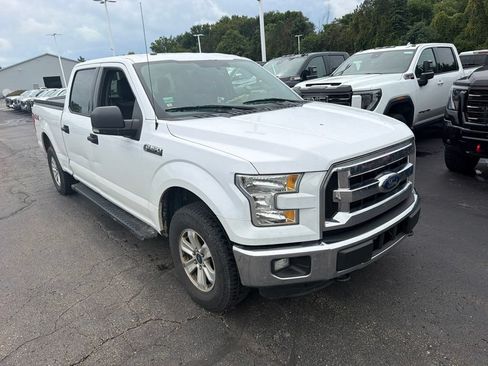 Used 2015 Ford F150 XLT w/ Equipment Group 301A Mid AWD/4WD image 6