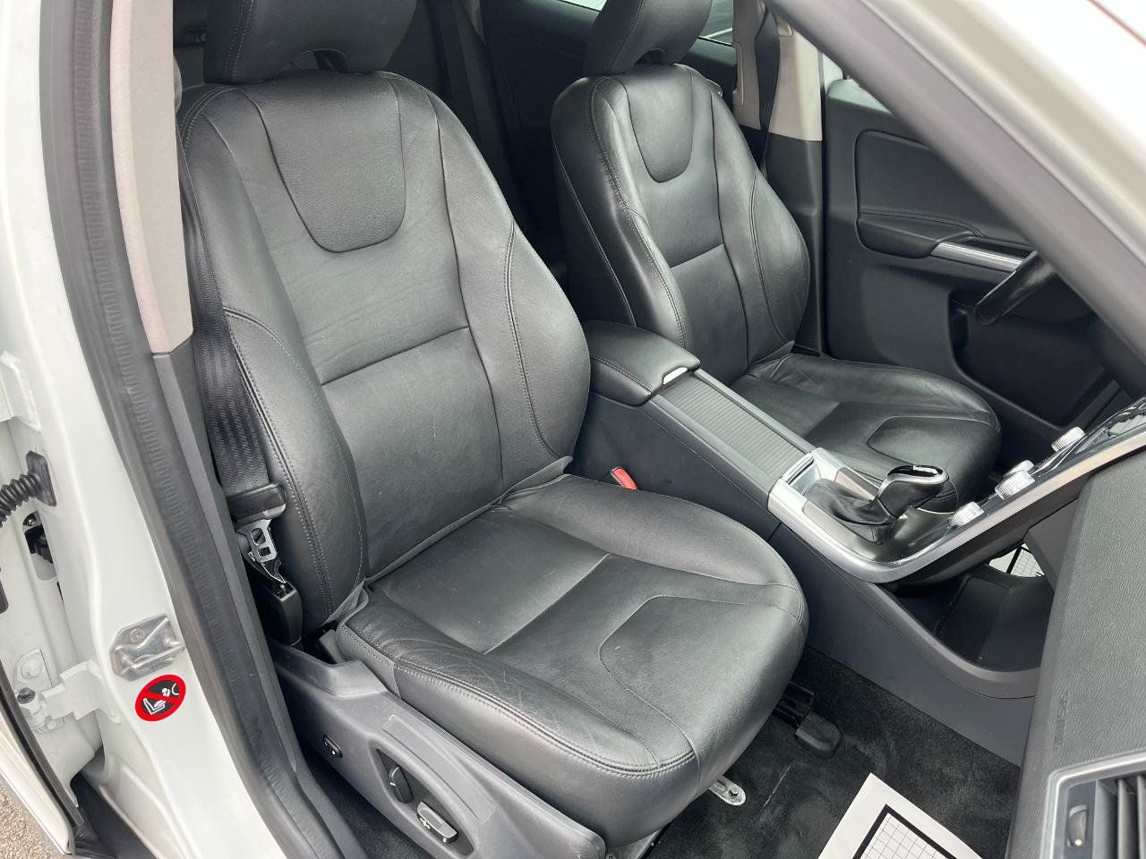 Used 2016 Volvo XC60 T5 Premier AWD/4WD image 19