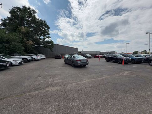 Used 2025 Nissan Sentra SV FWD image 16