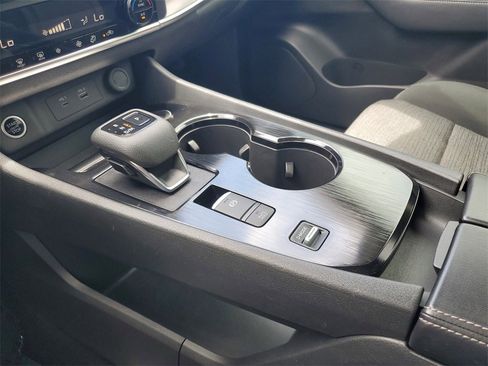 Used 2023 Nissan Rogue SV image 19