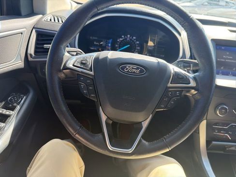 Used 2020 Ford Edge SEL image 10