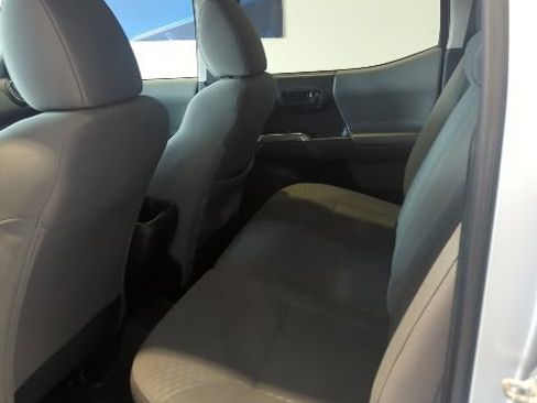 Used 2022 Toyota Tacoma SR5 AWD/4WD image 15