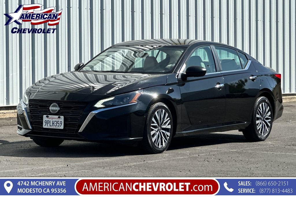 Used 2025 Nissan Altima 2.5 SV FWD image 8